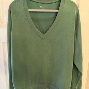 Athleta Coaster Luxe Green V-Neck Pullover Top